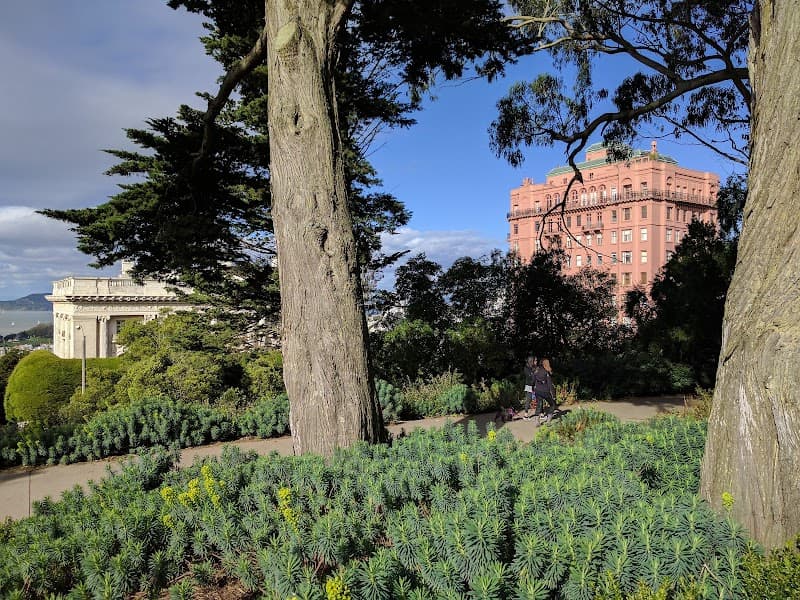 Lafayette Park - Photo 3