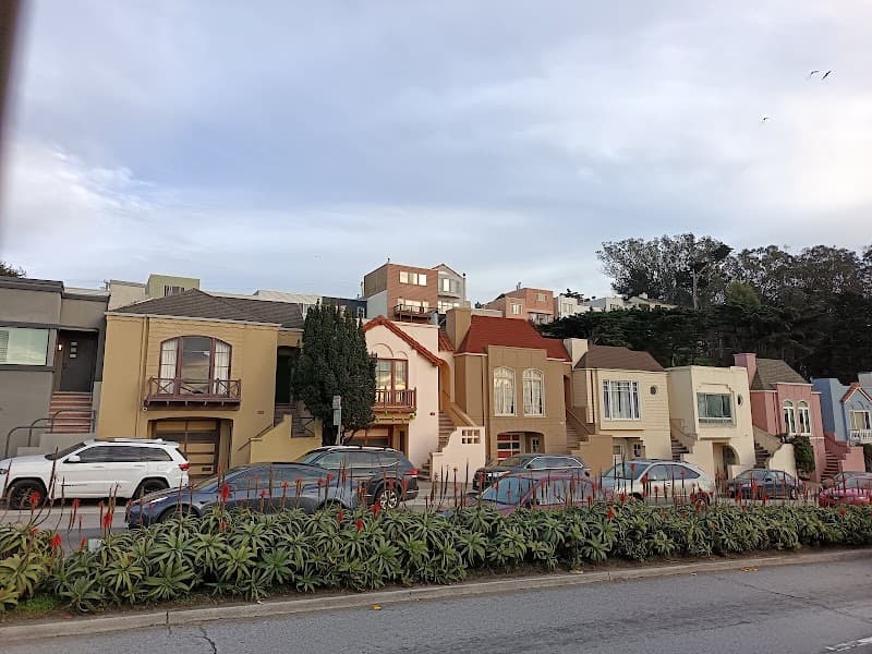Larsen Playground (Carl Larsen Park) - Photo 2