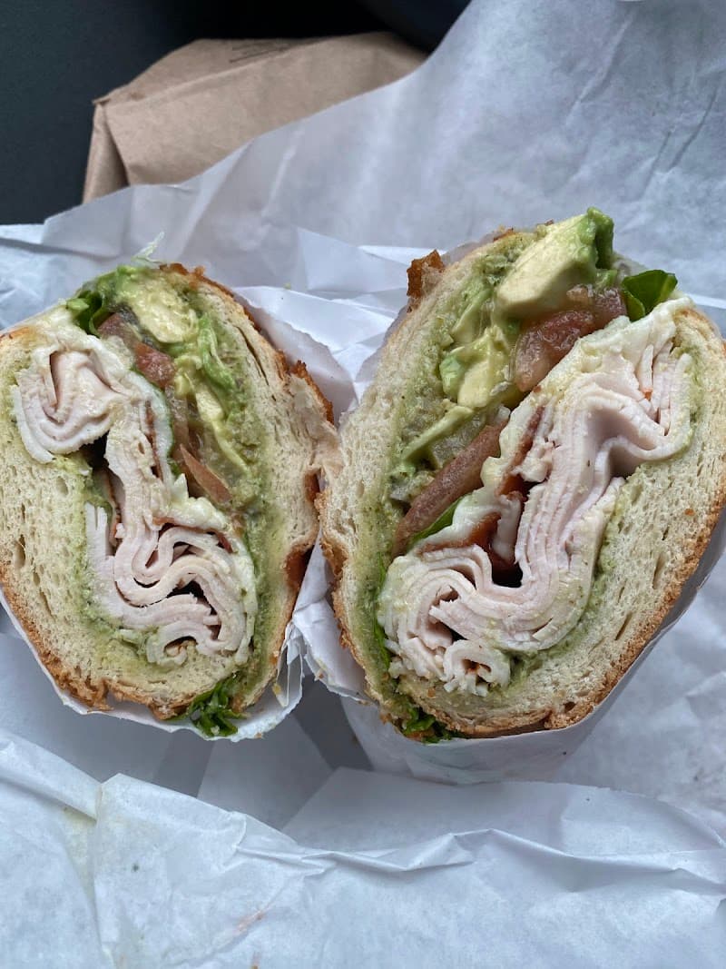 Lou's Cafe - Photo 3