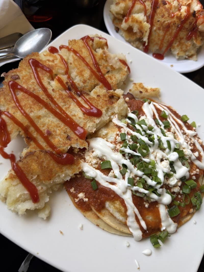 New Taraval Cafe - Photo 3