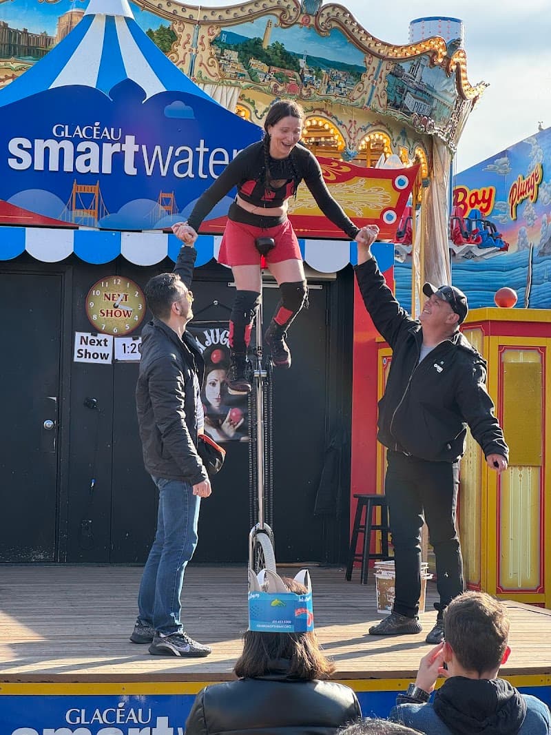 PIER 39 Street Performers β view 3