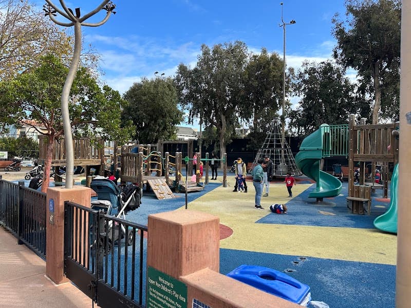 Upper Noe Rec Center — view 2